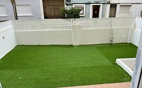 Lovely 2 Bedroom Apartment In South Lisbon